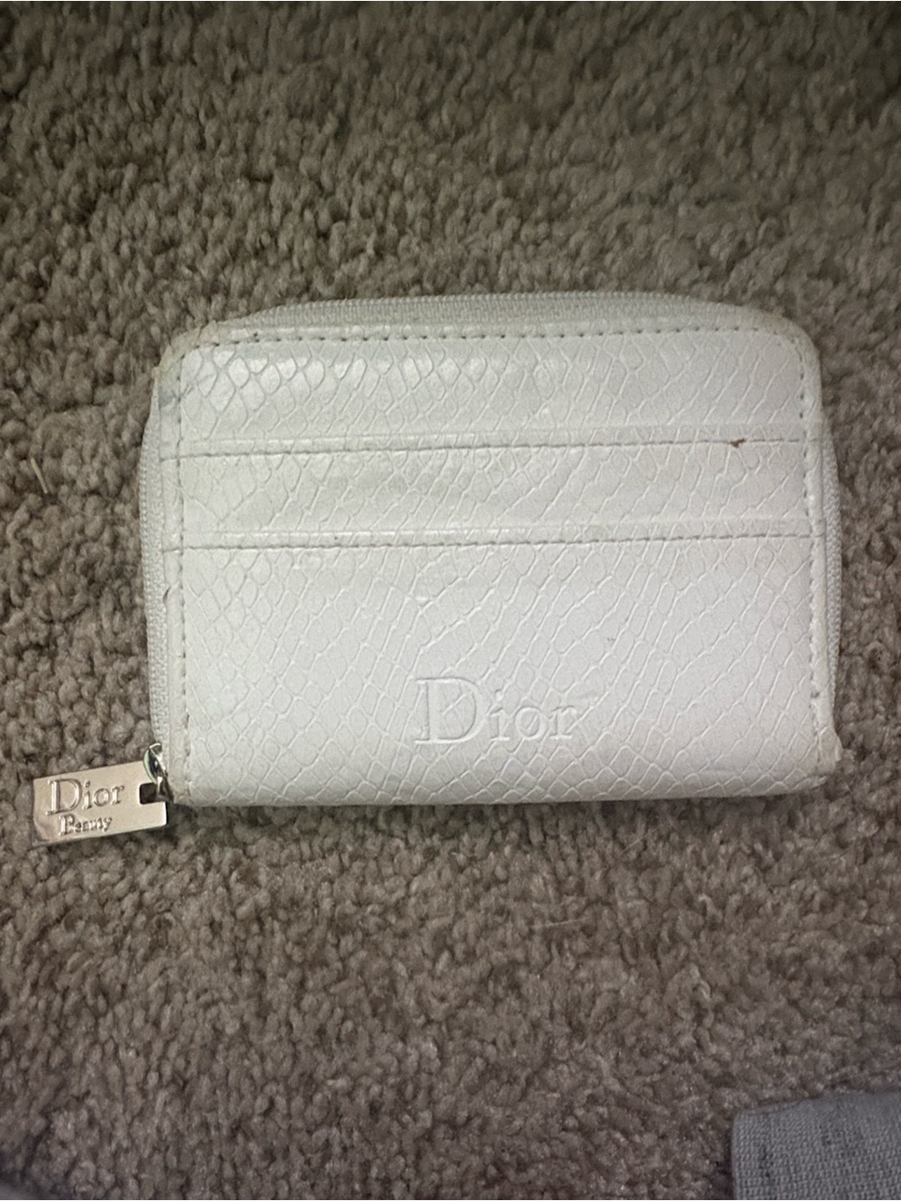 Dior White Textured Leather Zip Card Holder with Logo Tag